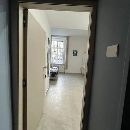 Konukevi Neapolis Francy Maradona 4*